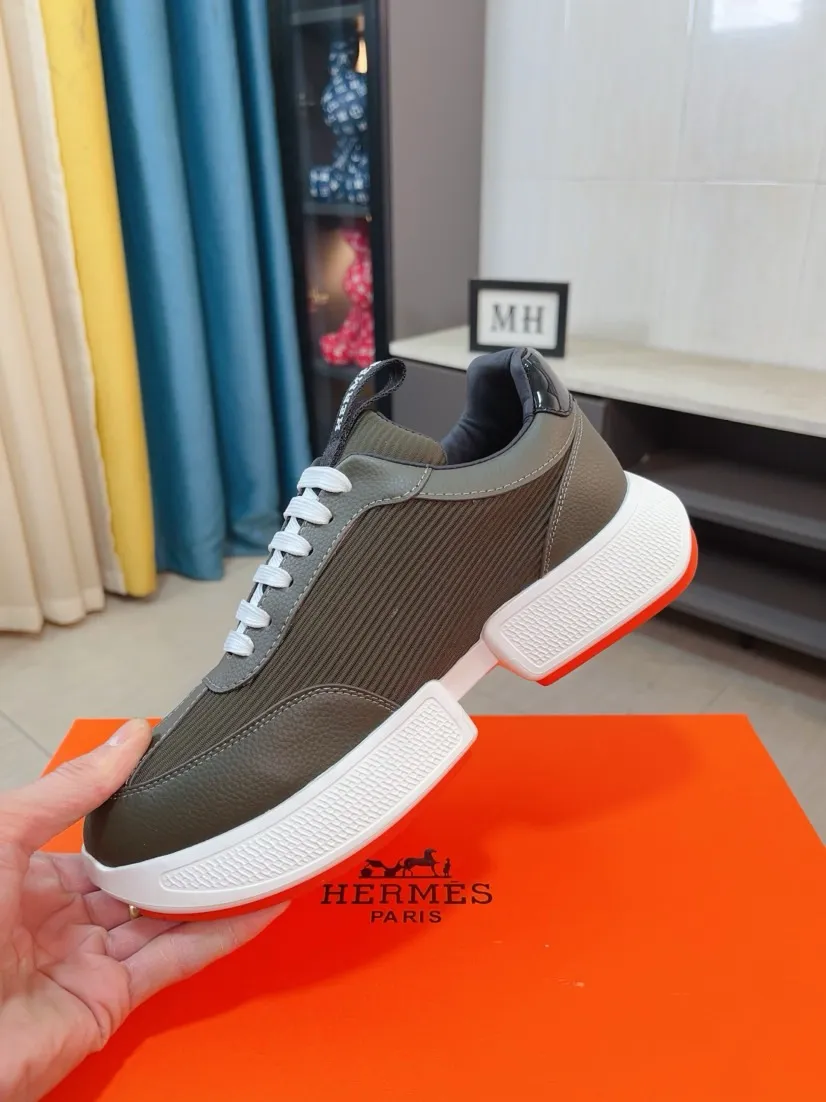 Men's shoes 💰460🌸🌸【HERMES】Hermès high-end quality original shoe upper: 🔝tumbled calfskin, suede calfskin, shoe body sewn H totem, outsole: ultra-light TPU foam·rubber; two-color molded outsole, ultra-high quality control·fine workmanship: highlighting (high-end·luxury·grade) 38-44 (45 can be customized)